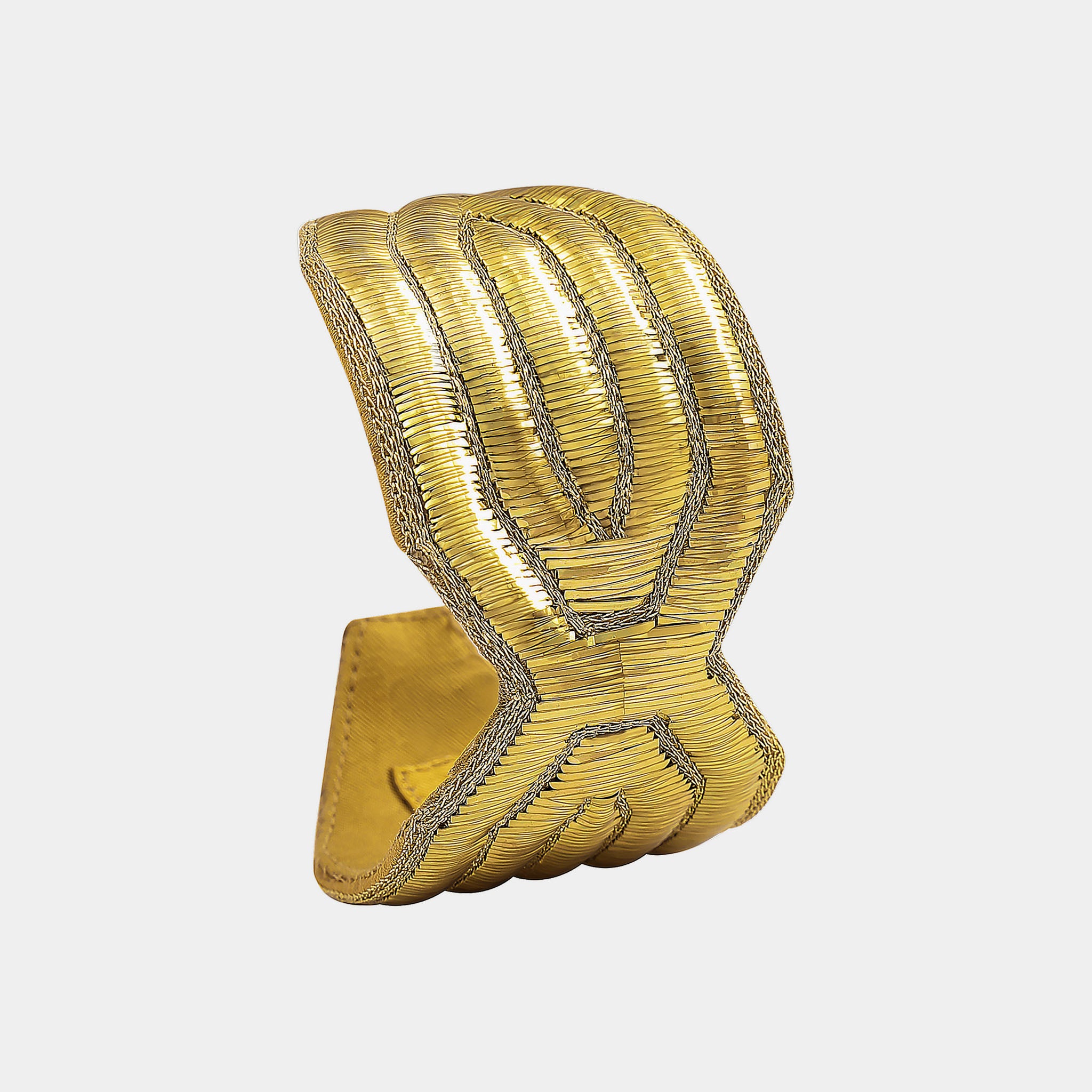 the-noor-cuff-gold-2_7f1931a8-a92f-4aed-be19-657e59d5400c.jpg
