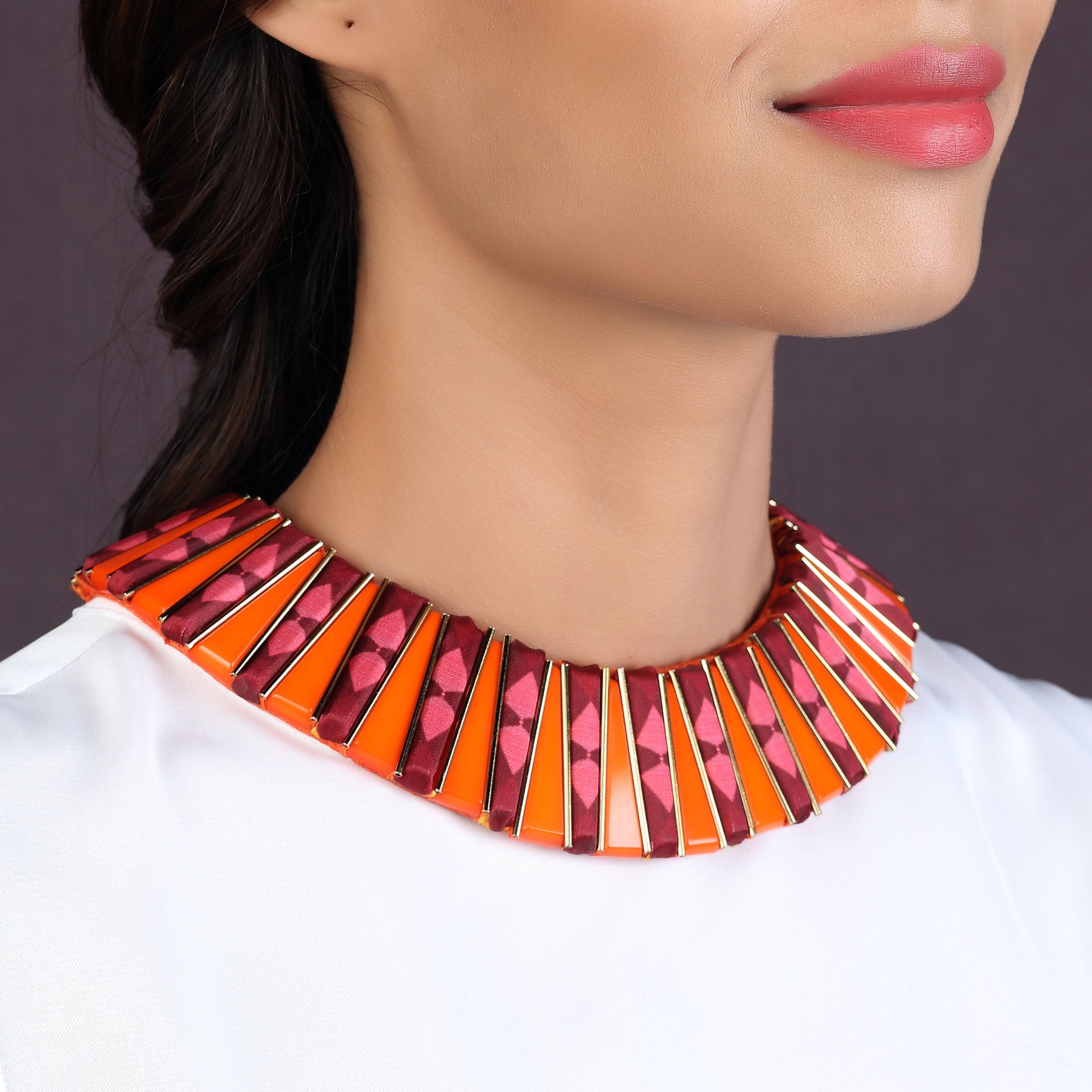 viraka-collar-orange-4_37e8b1b9-b51f-4fcd-aec1-1b8402022329.jpg