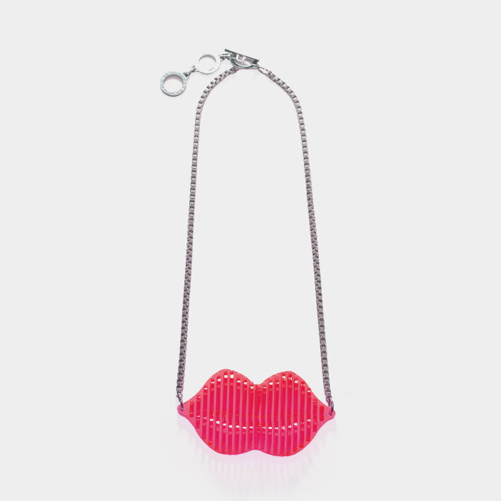 neon-lips-pendant-pink-1.jpg