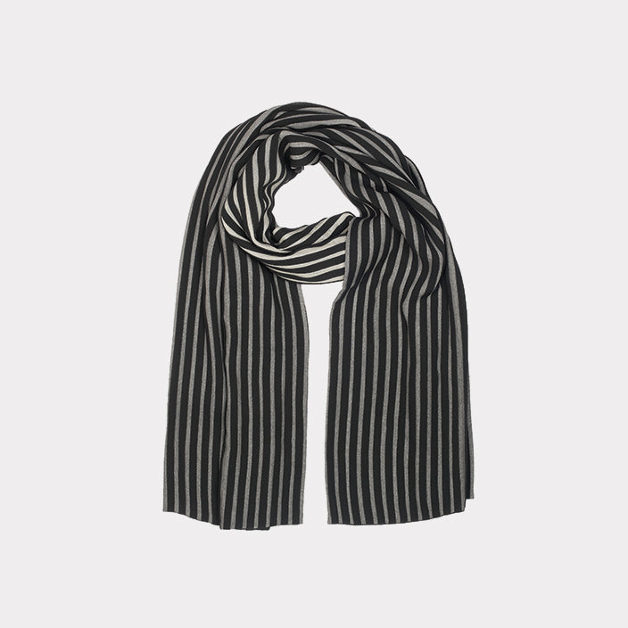 pleats-please-scarf-black-grey-3.jpg